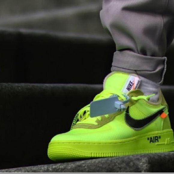 Authentic off white Air Force volt neon sneaker - Picture 7 of 7